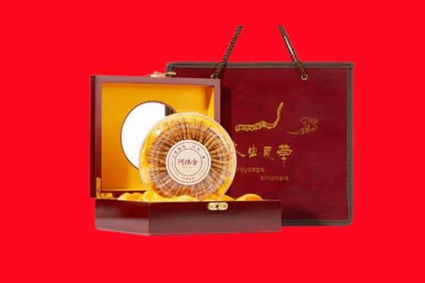 收购资讯:卢湾区回收冬虫夏草是按克吗